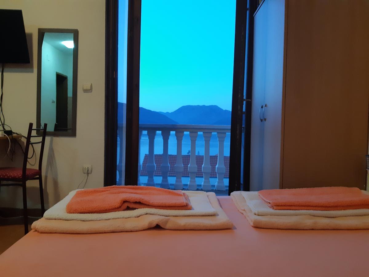 Apartments Ceca Tivat Buitenkant foto