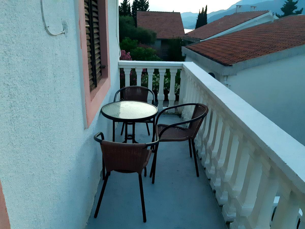 Apartments Ceca Tivat Buitenkant foto